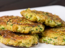 Латкес с цуккини на маце Латкес с цуккини на маце