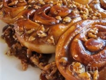 Булочки с корицей и карамельным соусом Булочки с корицей и карамельным соусом