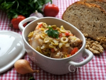 Заяц под кисло-сладким соусом с тушёными макаронами Заяц под кисло-сладким соусом с тушёными макаронами